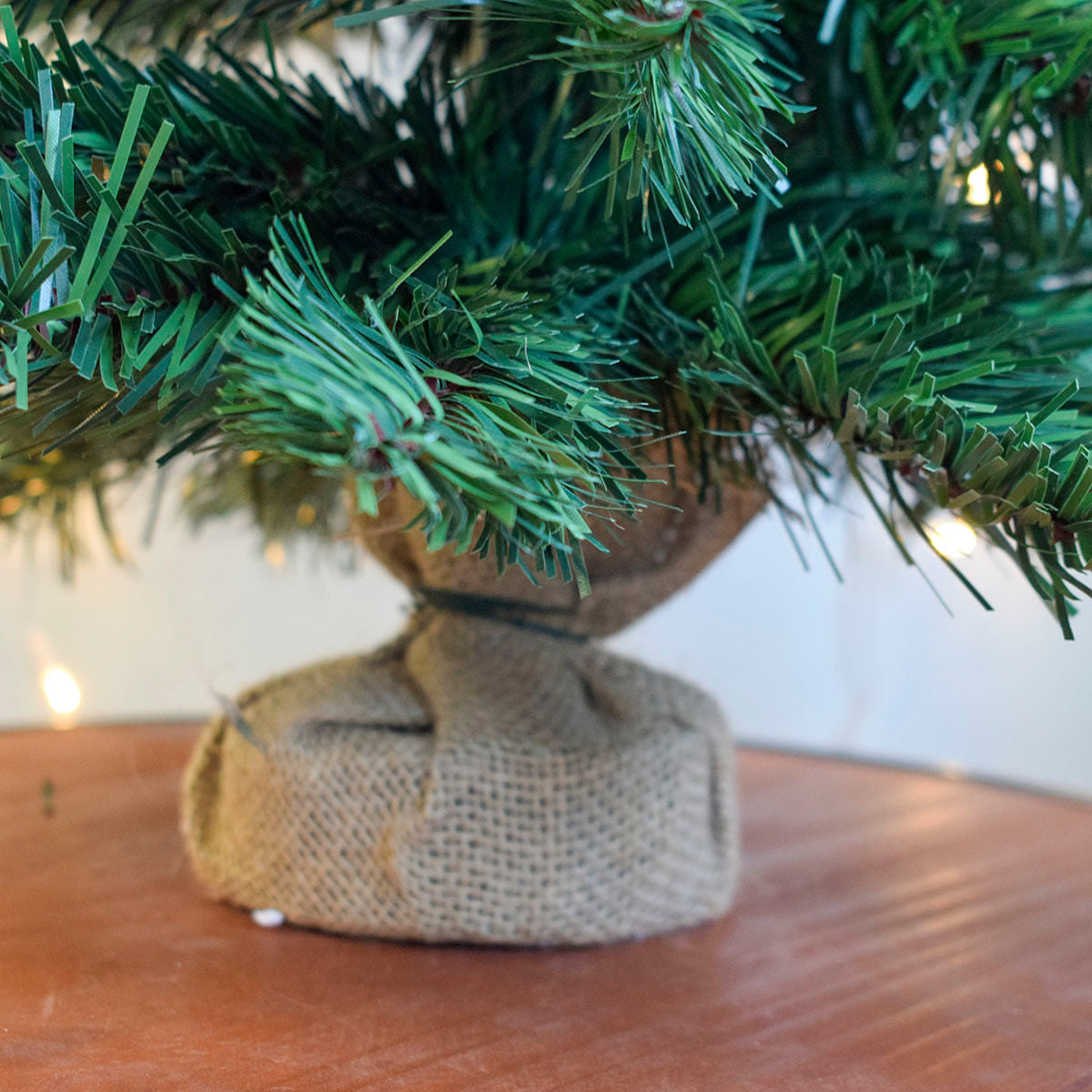 Árvore de Natal na Base de Juta 90 Cm 105 Galhos | Natal