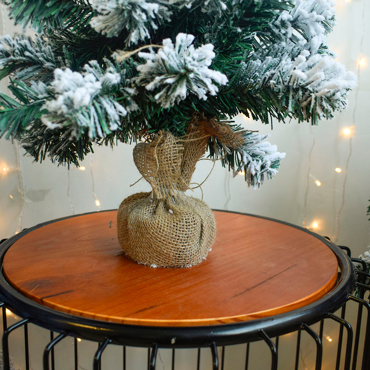 Árvore de Natal Nevada na Juta 90cm 105 Galhos|