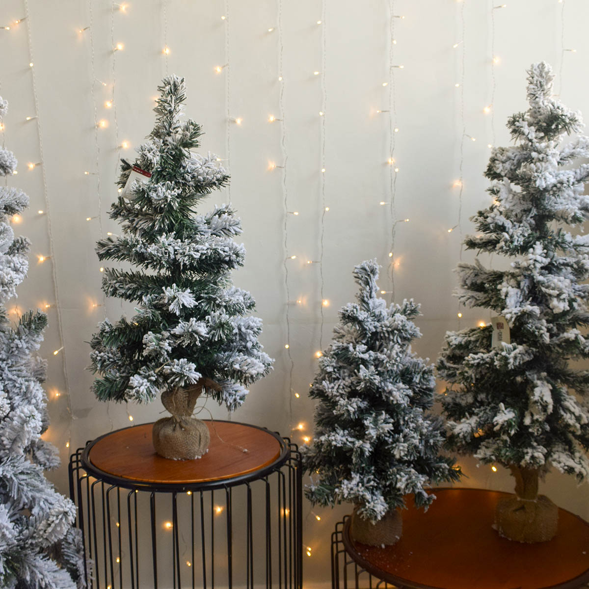 Árvore de Natal Nevada na Juta 90cm 105 Galhos|